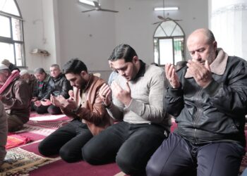 JEMAAH Masjid Baghdad mendoakan kesejahteraan Malaysia yang dilanda banjir.