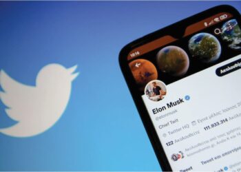 ELON Musk dilaporkan mahu mengurangkan kos selepas pengambilalihan Twitter yang bernilai AS$44 bilion. – GAMBAR HIASAN