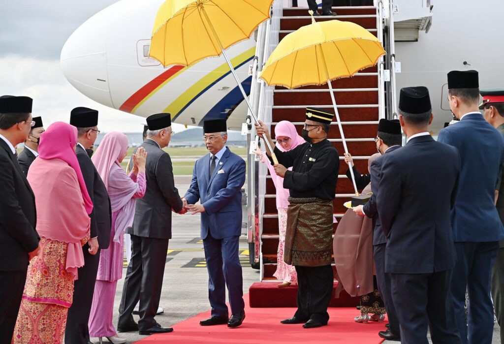 Pm Sambut Kepulangan Agong Raja Permaisuri Dari Turkiye