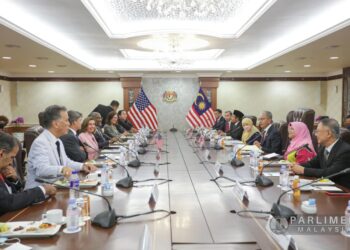 NANCY Pelosi mengadakan pertemuan bersama Azhar Azizan Harun dan barisan kepimpinan politik negara di Parlimen. - PARLIMEN MALAYSIA