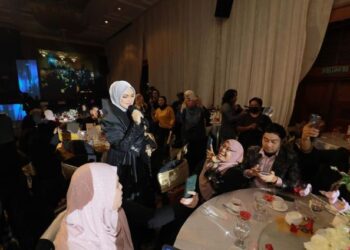 Siti Nurhaliza beramah mesra dengan tetamu yang kebanyakannya merupakan golongan asnaf dan ibu tunggal.