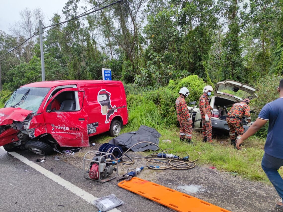 Tiga Sekeluarga Maut, Kemalangan Tiga Kenderaan