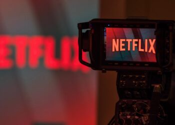 NETFLIX mungkin akan memperkenalkan pelan baharu yang lebih murah berikutan syarikat penstriman itu kehilangan lebih 200,000 pelanggan pada suku pertama 2022. - GAMBAR HIASAN/AGENSI