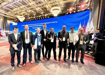 DELEGASI Malaysia yang mengikuti lawatan dan taklimat di sebahagian venue Universiade Chengdu.