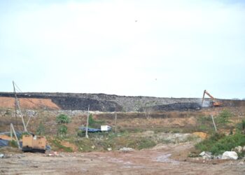 KESEMUA penduduk yang terpaksa dipindahkan ekoran bencana kebakaran tapak sampah Pulau Burung di Nibong Tebal, Pulau Pinang dibenarkan pulang ke rumah masing-masing hari ini.