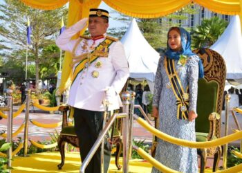 ISTIADAT Perasmian Penggal Persidangan Pertama, Dewan Undangan Negeri (DUN) Perlis Ke-15 yang membuka tirai hari ini disempurnakan oleh Tuanku Syed Faizuddin Putra Jamalullail. -UTUSAN/ASYRAF MUHAMMAD