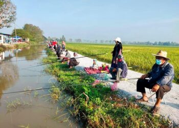 LEBIH 170 peserta menyertai pertandingan memancing Dewan Undangan Negeri (DUN) Guar Sanji terbuka Parlimen Arau 2022 di sungai Kampung Tebuk, Arau, Perlis hari ini.- UTUSAN