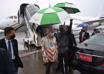 ISMAIL Sabri Yaakob tiba di Jakarta bagi lawatan rasmi tiga hari ke Indonesia. - FOTO PEJABAT PERDANA MENTERI