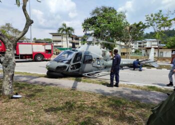 Keadaan helikopter milik TLDM yang membuat pendaratan cemas di Lumut hari ini.