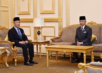 Yang di-Pertuan Agong, Al-Sultan Abdullah Ri'ayatuddin Al-Mustafa Billah Shah berkenan menerima mengadap Muhyiddin Yassin di Istana Negara, hari ini.