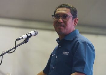 AHMAD FAIZAL AZUMU