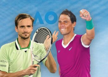 DANIIL Medvedev (kiri) dan Rafael Nadal akan membuat perhitungan dalam final Terbuka Australia hari ini.