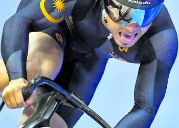 Azizulhasni Awang melepasi pusingan kelayakan individu di kedudukan ke-17 selepas melakukan catatan masa 9.626s.