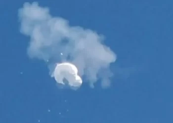 BELON pengintip China yang ditembak jatuh oleh jet pejuang Amerika Syarikat di peraitan South Carolina, semalam. -AGENSI