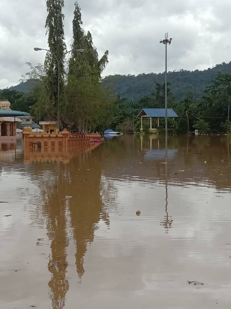Kampung Jara, Sungai Jerik dilanda banjir kilat  Utusan Malaysia