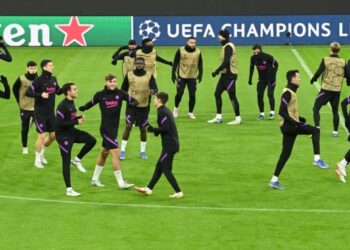 BARCELONA harus menjuarai Liga Europa jika ingin kembali ke persada Liga Juara-Juara musim depan. – AFP