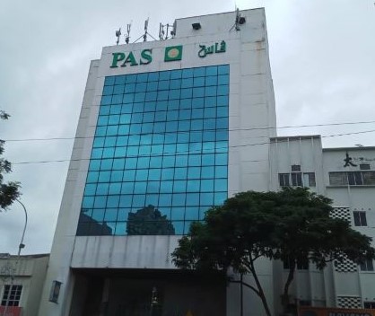 pas