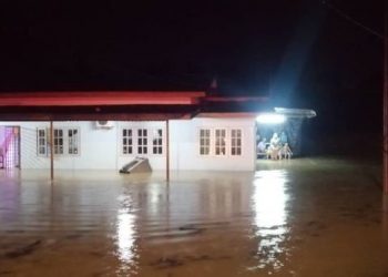 KEADAAN banjir kilat di beberapa kawasan di daerah Seberang Perai Tengah dan Seberang Perai Utara, Pulau Pinang malam tadi ekoran hujan lebat berterusan sejak petang semalam.