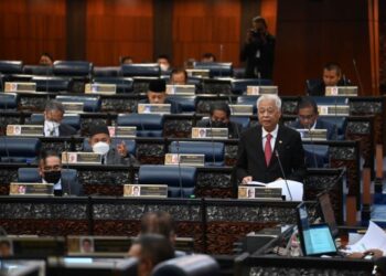 ISMAIL Sabri Yaakob membentangkan Rang Undang-Undang Anti Lompat Parti di Dewan Rakyat untuk bacaan kali kedua, semalam. -IHSAN/JABATAN PENERANGAN