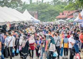 Yang di-pertuan Agong minta rakyat jangan lalai dengan lonjakan jangkitan Covid-19. - Gambar hiasan