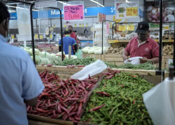 Kenaikan harga barang setiap kali menjelang musim perayaan membebankan pengguna.