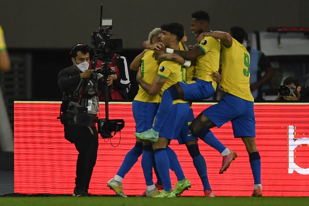 Brazil lwn pasukan bola sepak kebangsaan paraguay