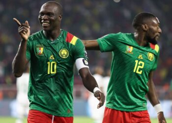 DUO serangan Cameroon, Vincent Aboubakar (kiri) dan Karl Toko Ekambi bersedia menjadi pemusnah Mesir apabila kedua-dua pasukan berentap pada separuh akhir Piala Negara-Negara Afrika di  Stadium Paul Biya, Olembe esok. - AFP