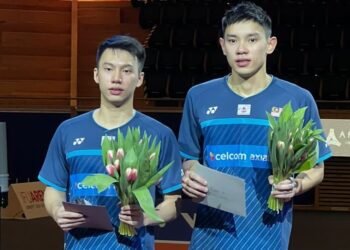 Chia Weijie (kiri) antara 12 pemain  yang disenaraikan bagi menghadapi Piala Thomas di Bangkok.