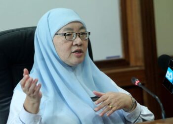 DR. HABIBAH Abdul Rahim ketika sesi temubual khas mengenai Garis Panduan Pengurusan dan Pengoperasian Sekolah dalam Norma Baharu 2.0 di Kementerian Pelajaran Malaysia, Putrajaya hari ini. - FOTO/FAISOL MUSTAFA