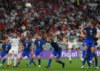 JENTERA serangan England yang diketuai Harry Kane gagal menjaringkan gol ketika bertemu AS di Stadium Al Bayt sebentar tadi.