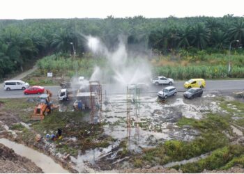 INOVASI evaporator digunakan bagi mengubah banjir genang daripada fasa air kepada fasa wap di Bukit Changgang, Kuala Langat, Selangor. - IHSAN KASA