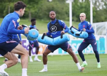 PEMAIN England menjalani latihan akhir di Saint George's Park, Burton-on-Trent semalam menjelang pertemuan menentang Jerman esok. - IHSAN ENGLAND FOOTBALL TEAM