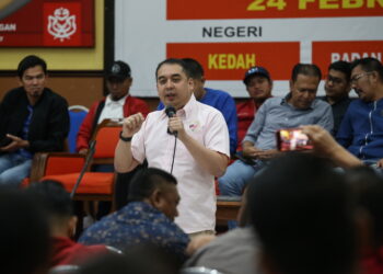 MOHAMMAD Nazifuddin Najib ketika berucap pada Majlis Pengenalan Calon-Calon Pergerakan Pemuda UMNO Peringkat Negeri Kedah di Pejabat Badan Perhubungan UMNO Kedah, Bangunan Tunku di Alor Setar. -UTUSAN/SHAHIR NOORDIN