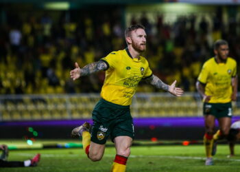 LEE Tuck ketika beraksi bersama Kedah Darul Aman (KDA) FC.