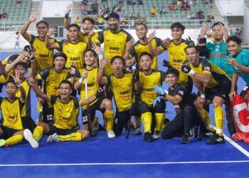 PEMAIN Perak meraikan kejayaan muncul juara hoki Piala Tun Abdul Razak selepas menumpaskan Pahang, Ahad lalu. - IHSAN MHC