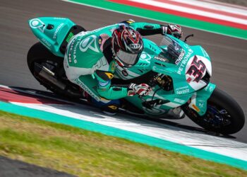 HAFIZH Syahrin sewaktu beraksi dalam Kejuaraan Superbike Dunia 2023 di Litar Mandalika, Indonesia, Ahad lepas. - IHSANPetronas MIE Racing Honda Team