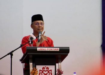 HASNI Mohammad ketika berucap pada Mesyuarat UMNO Bahagian Pontian, Johor hari ini.