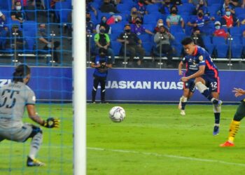 ARIF Aiman Hanapi  meledak tunggal  JDT ketika mengalahkan Kedah pada suku akhir kedua Piala Malaysia di Stadium Sultan Ibrahim, Iskandar Puteri malam ini. - UTUSAN/RAJA JAAFAR ALI