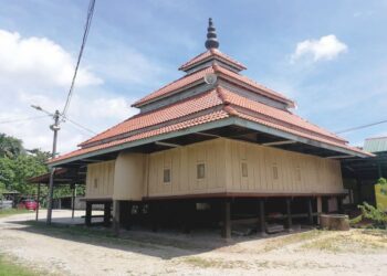 Masjid Kampung Tuan kini berperanan sebagai surau dan boleh memuatkan sehingga 100 jemaah.