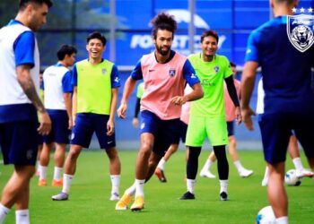 PEMAIN JDT giat menjalani latihan untuk memberikan saingan sengit kepada Nagoya Grampus walaupun sudah tersingkir dalam saingan Liga Juara-juara Asia (ACL). - FACEBOOK JDT