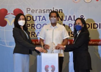 KHAIRY Jamaluddin pada majlis pelancaran Duta Ginjal dan Program Pendidikan Pradialisis di Putrajaya. - FOTO/IHSAN KKM