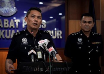 MAHIDISHAM dalam sidang akhbari kejayaan polis menumpaskan jenayah e-Dagang di Kuala Lumpur,  hari ini. - UTUSAN/MOHD FARIZWAN HASBULLAH