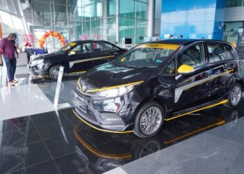 Industri jual kereta sekarang tiada stok dan pelanggan terpaksa tunggu masa lama untuk dapat menggunakan kereta yang ditempah. - Gambar hiasan