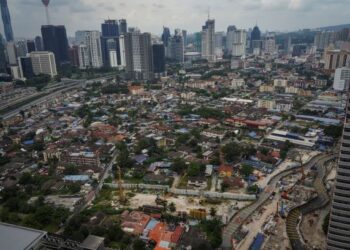 PERTUMBUHAN ekonomi negara dijangka terus kukuh pada 2022 selaras dengan pemulihan ekonomi global dan pelbagai langkah diambil oleh kerajaan. – GAMBAR HIASAN/MUHAMAD IQBAL ROSLI