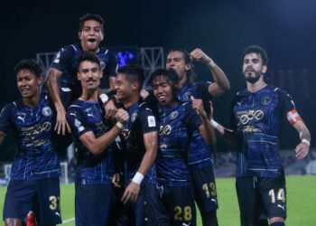 PEMAIN Penang FC meraikan kejayaan membenam Sri Pahang 3-0, Sabtu lalu,