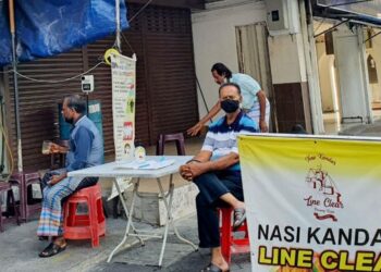 RESTORAN popular nasi kandar Line Clear di Jalan Penang, Georgetown, Pulau Pinang yang dulu meriah dan sibuk dengan pelanggan kini lengang serta bergelut untuk terus bertahan disebabkan pandemik Covid-19.