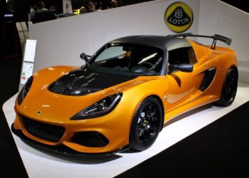 Geely membeli kepentingan dalam Lotus daripada Proton Holdings Berhad pada 2017 . – AGENSI