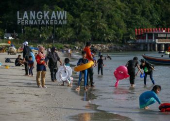 KEBENARAN untuk merentas daerah dan negeri meningkatkan sosio-ekonomi Langkawi.