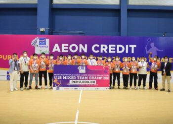 KAJANG United BC meraikan kejayaan muncul juara Badminton Remaja Purple League 2021/2022 di Cyberjaya semalam.