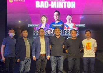 KOO Kien Keat (tiga, kiri) pada majlis pelancaran ‘Show Me Your BAD-Minton’ kelmarin.